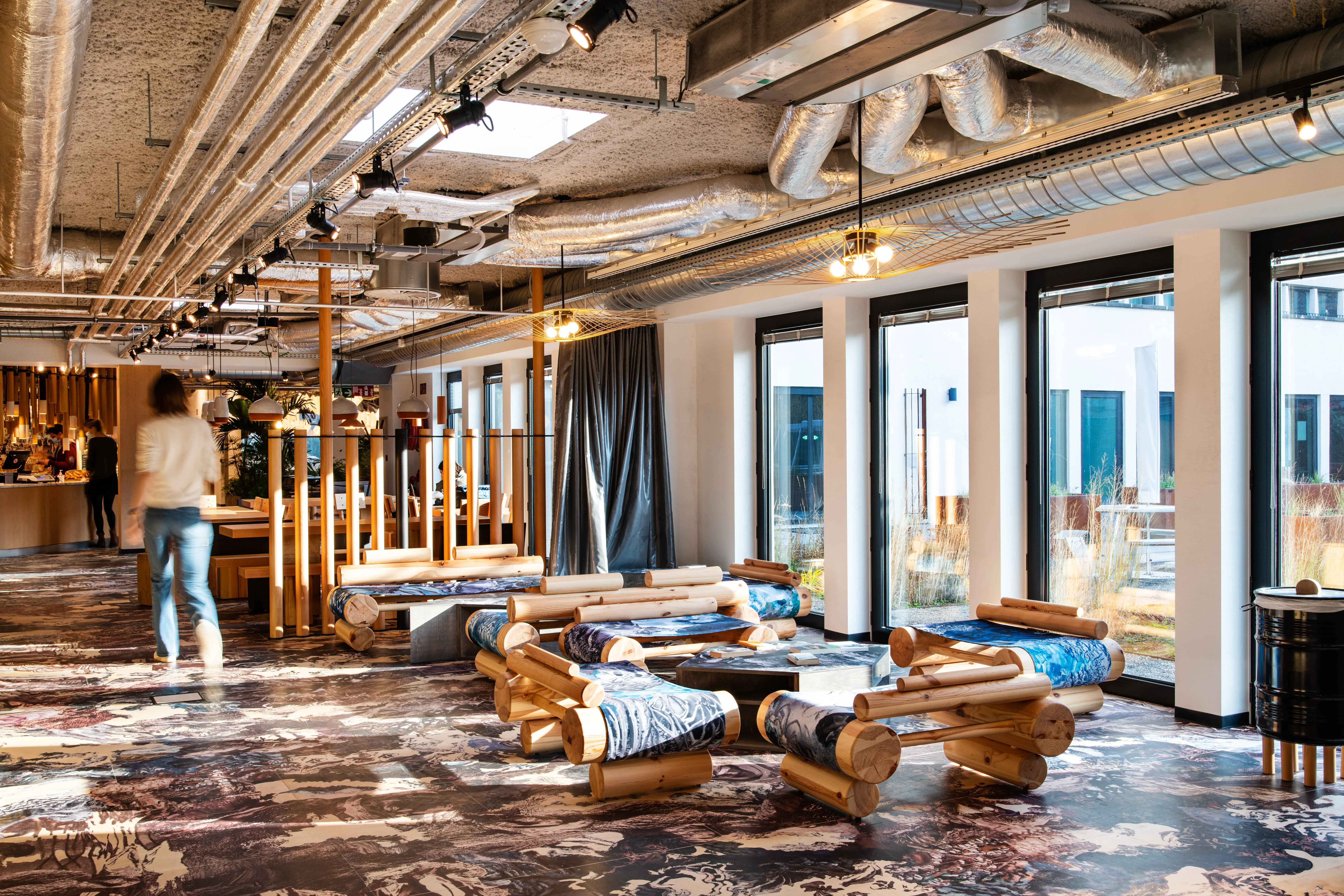 Banc et fenêtre du Silversquare